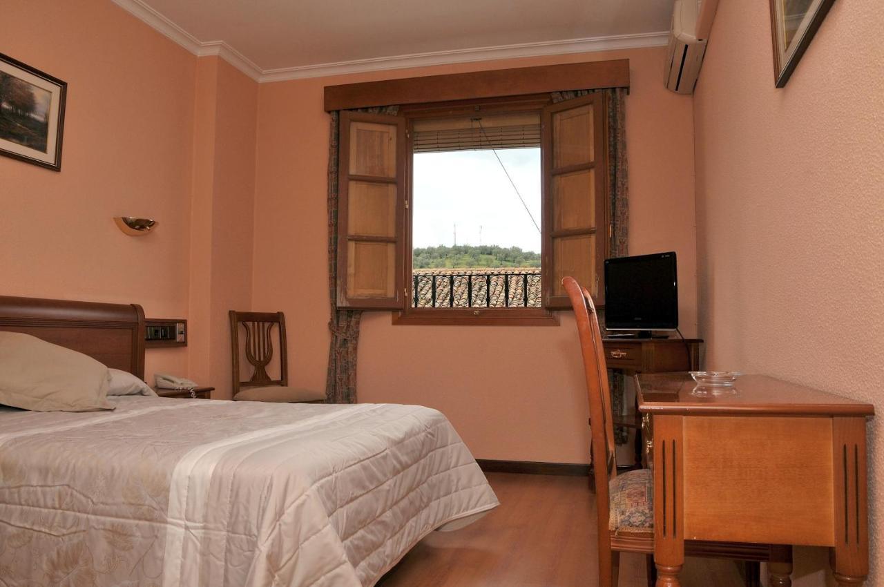 Hotel Los Castanos Арасена Екстер'єр фото
