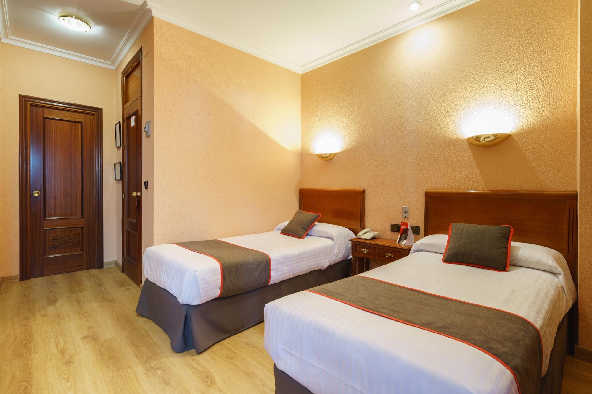 Hotel Los Castanos Арасена Екстер'єр фото
